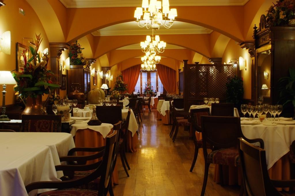 Hotel Restaurante Casa Zanito Olite Dış mekan fotoğraf